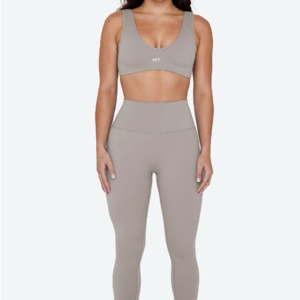 Set Active Leggings in Stone Color size Small